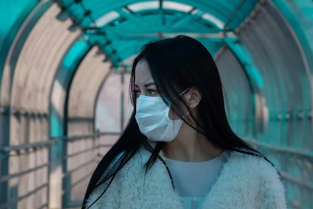 Kapalı mekanlarda maske zorunluluğu tamamen kaldırıldı