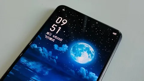Realme’den ekran içi ön kameralı telefon geliyor