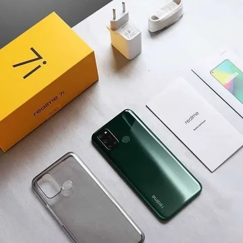 Realme 7i fotoğrafları teknik özellikleri doğruluyor