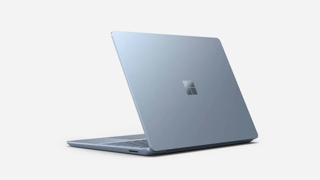 Microsoft Surface Laptop Go 2 ufukta göründü