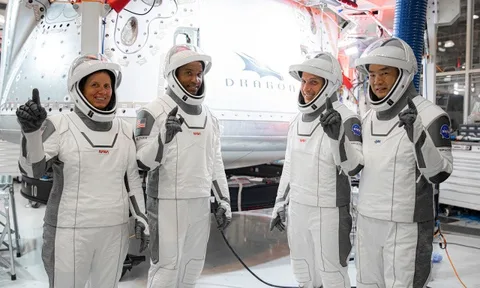 NASA ilk Crew Dragon yolculuğu için yeni tarih belirledi