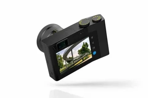 Zeiss ZX1 tanıtıldıktan iki yıl sonra ön siparişe çıktı
