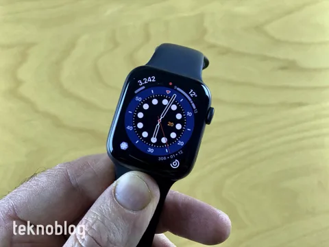 Apple’dan şarj olmayan Apple Watch Series 5 ve SE için ücretsiz onarım imkanı