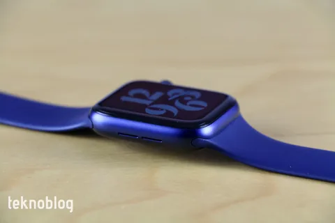 Apple Watch Series 7 daha büyük ve düz bir tasarımla gelecek