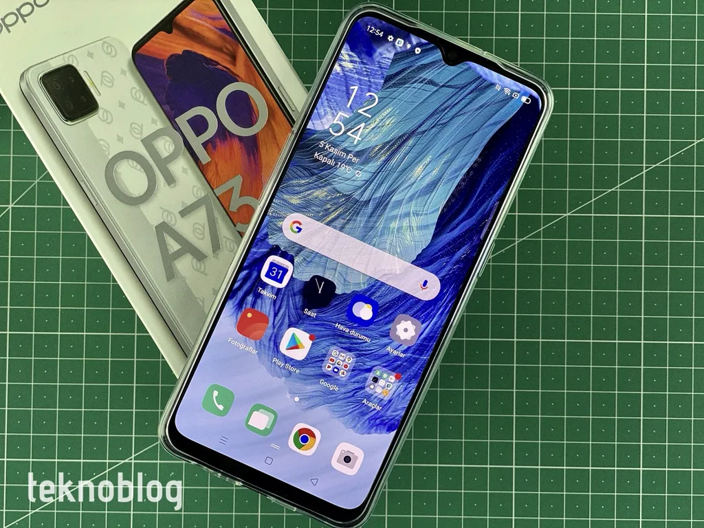 Video: Oppo A73 Kutusundan Çıkıyor