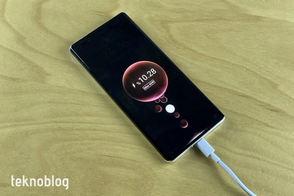Huawei 100W güç adaptörü için yetkili kuruluştan onayı aldı