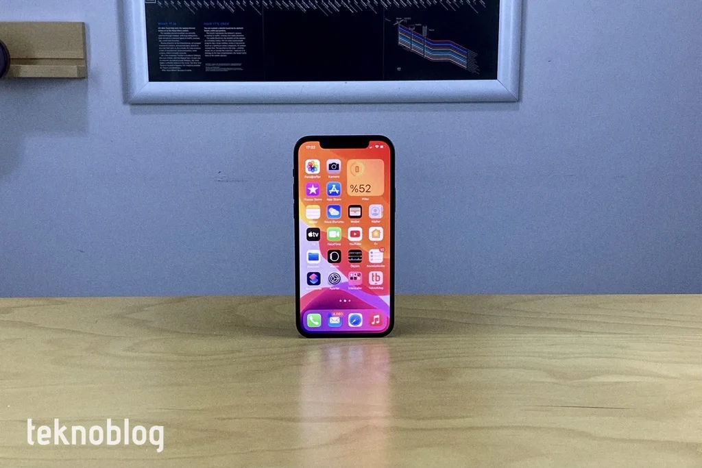 iPhone 12 A101’de 16 Kasım haftasının öne çıkan ürünleri arasında