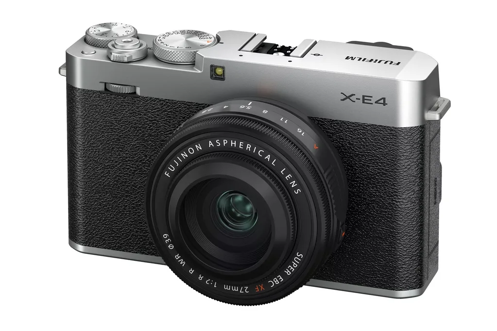 Fujifilm X-E4 aynasız kamera daha ince gövdeyle geliyor