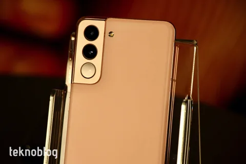 Samsung CEO’sundan uygulama yavaşlatma özrü