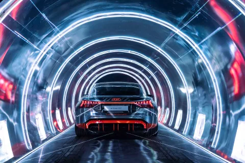 Audi Porsche teknolojili elektrikli otomobili E-Tron GT’yi tanıttı