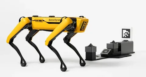 Boston Dynamics’in robot köpeği kendi kendini şarj edebilecek