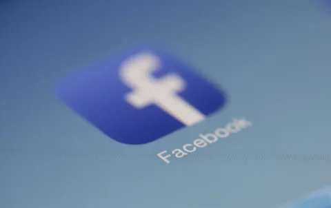 Facebook önümüzdeki yıl akıllı saat piyasasına giriş yapabilir