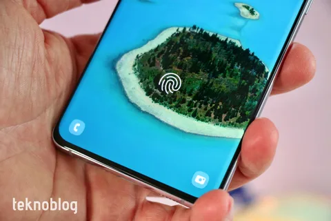 Android 12 kodlarında Pixel 6 için ekran içi parmak izi okuyucusu işareti