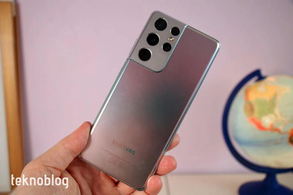 Galaxy S21 serisinin satışları Samsung’un yüzünü güldürdü