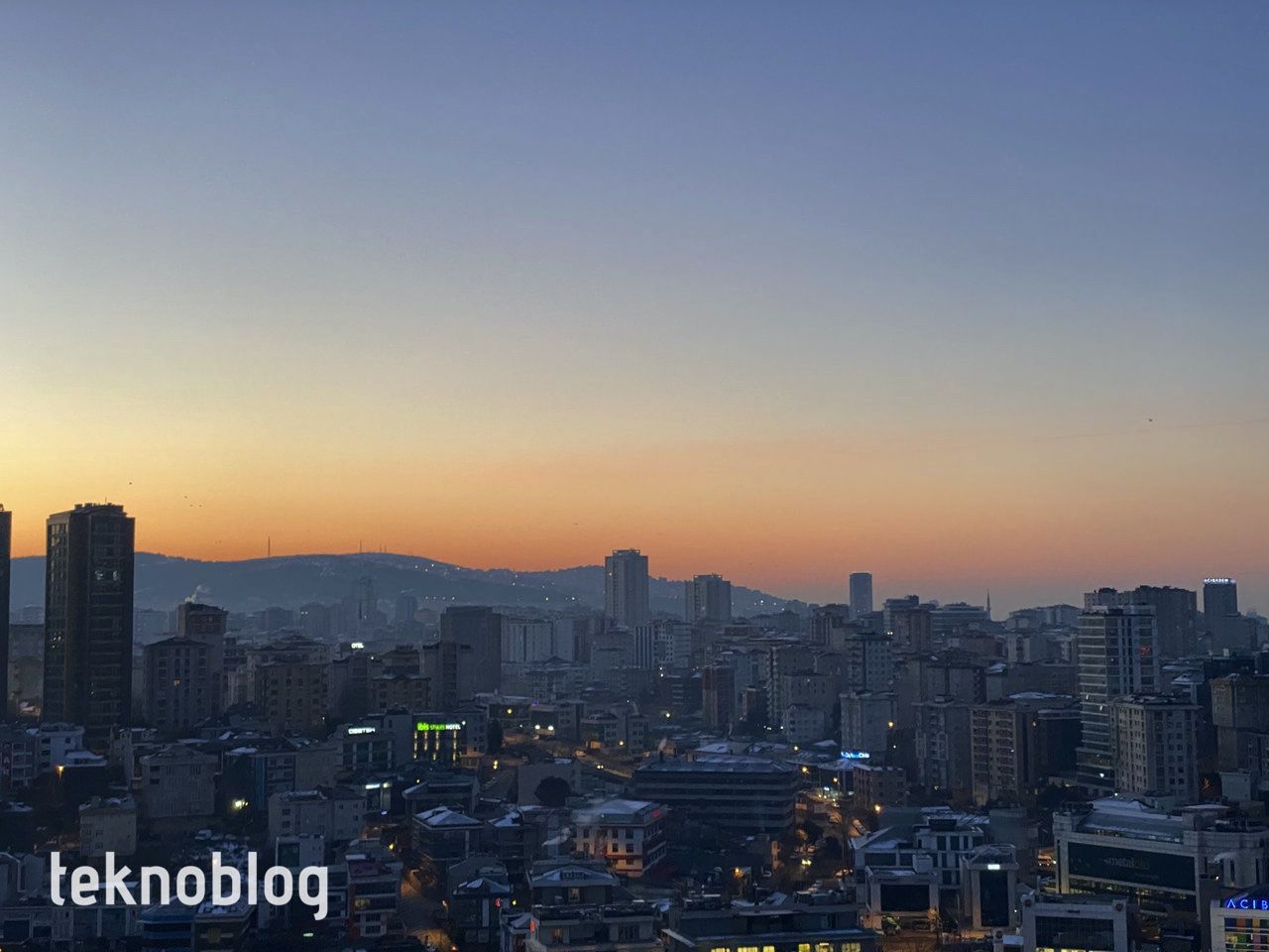 iPhone 12 Pro Max ve iPhone 11 Pro Max karşı karşıya