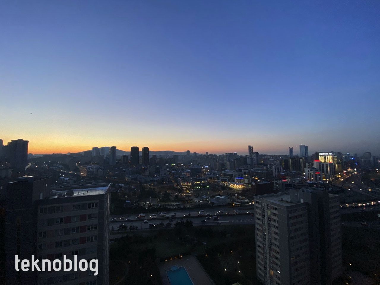 iPhone 12 Pro Max ve iPhone 11 Pro Max karşı karşıya