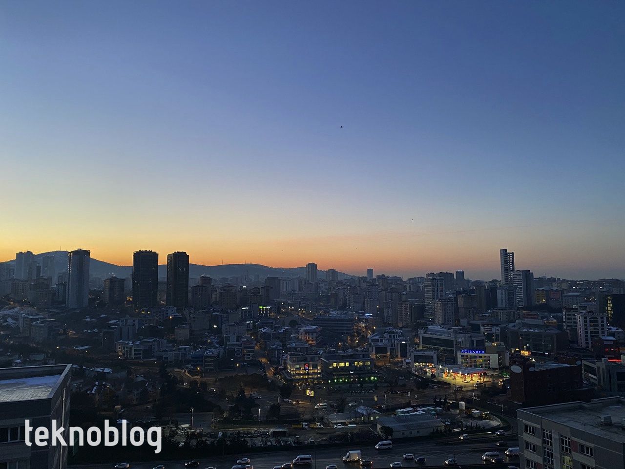 iPhone 12 Pro Max ve iPhone 11 Pro Max karşı karşıya