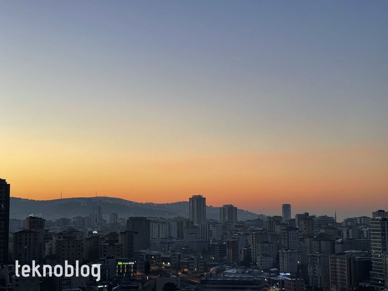 iPhone 12 Pro Max ve iPhone 11 Pro Max karşı karşıya