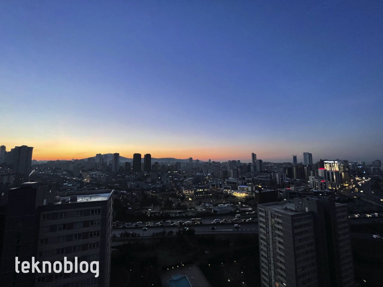 iPhone 12 Pro Max ve iPhone 11 Pro Max karşı karşıya