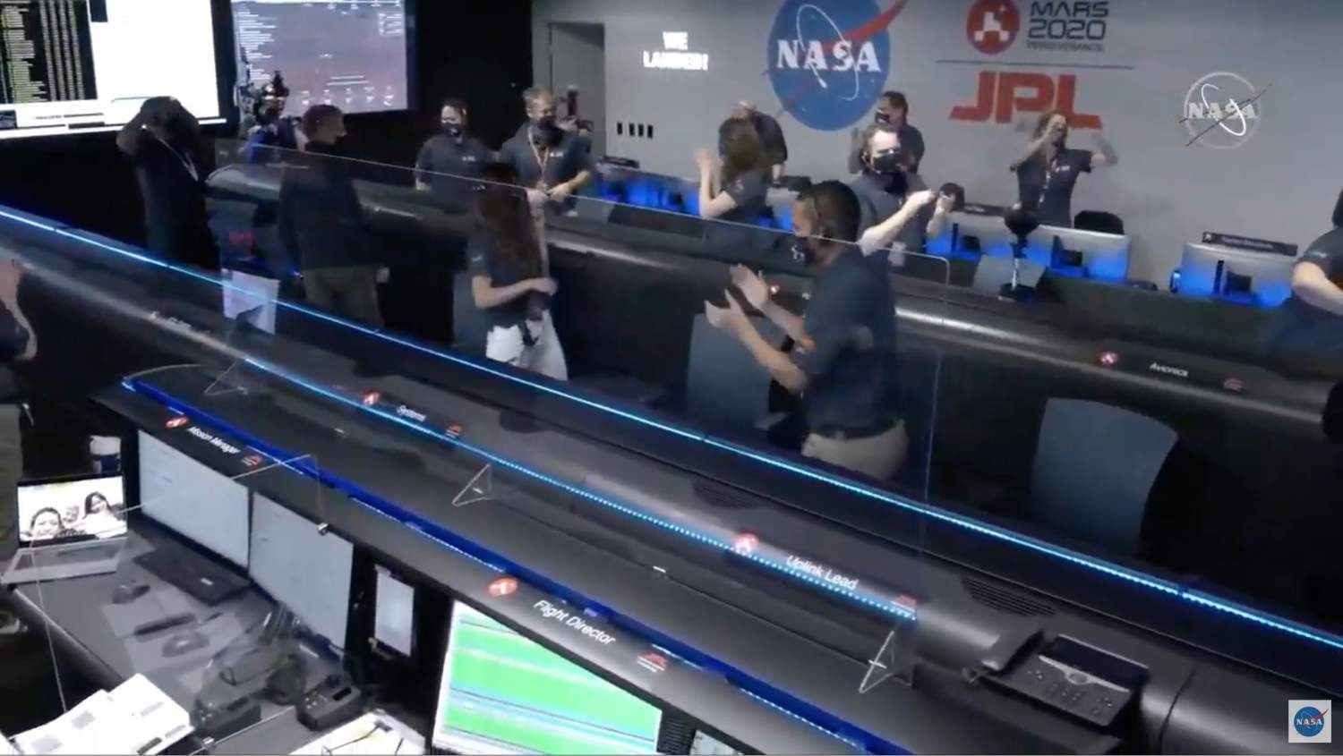 Perseverance Mars yüzeyine başarılı şekilde indi, ilk fotoğrafları paylaştı