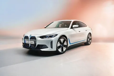 BMW elektrikli sedan otomobili i4’ün fotoğraflarını paylaştı