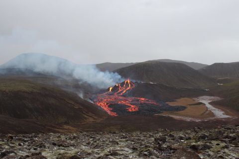 reykjanes drone volkan