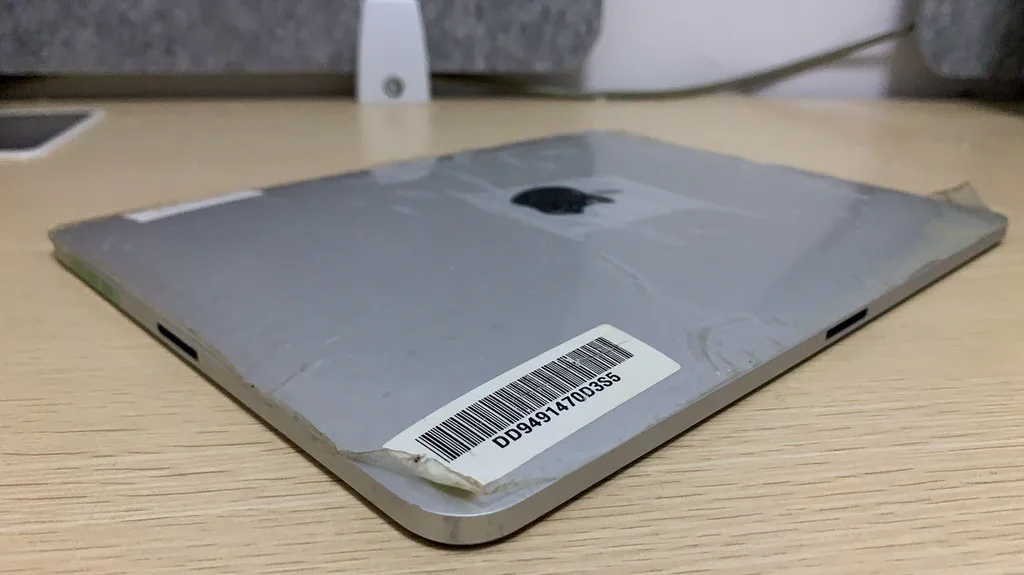 Orijinal iPad prototipinde ortaya çıkan ilginç şarj portu ayrıntısı
