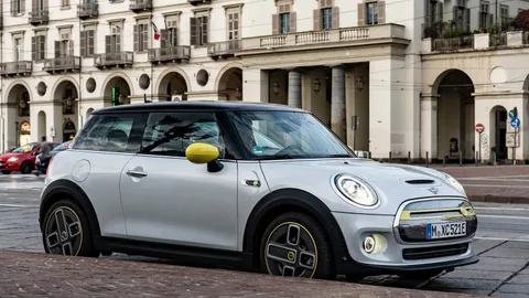 Mini elektrikli otomobil dönüşümü için hedefini belirledi