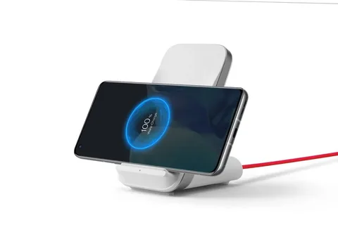 OnePlus 9 Pro kablosuz şarj hızını yukarıya taşıyacak