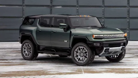 Hummer yeni elektrikli otomobilini tanıttı