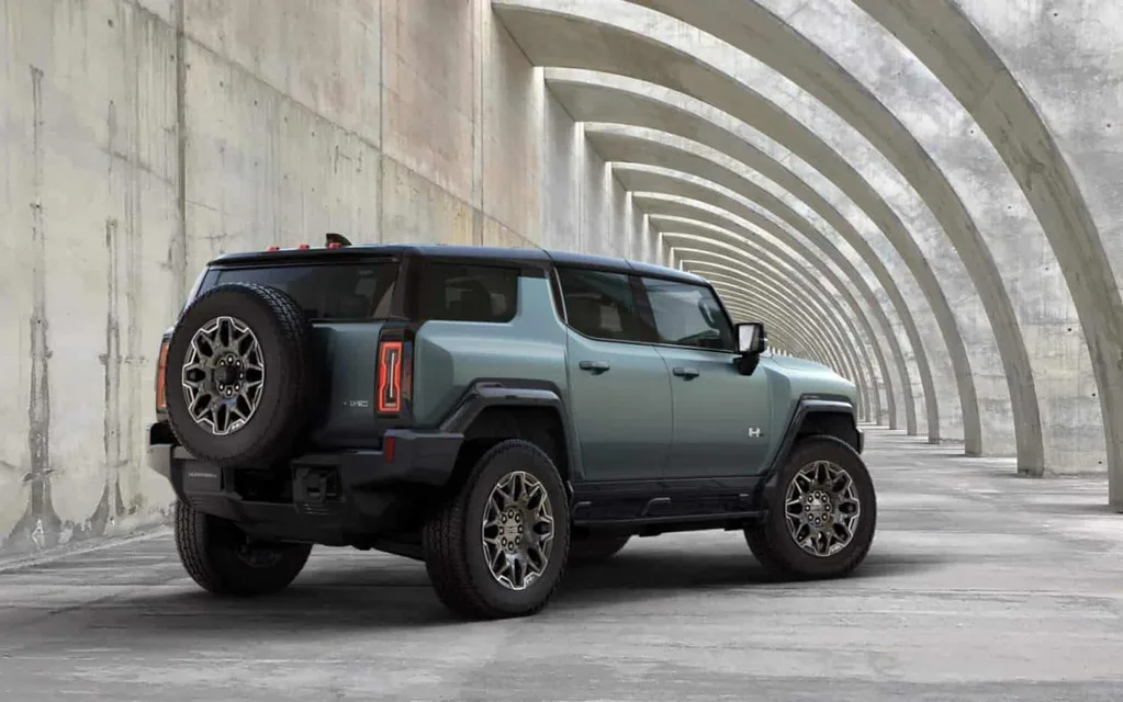 Hummer elektrikli SUV modelinin üretimine başladı