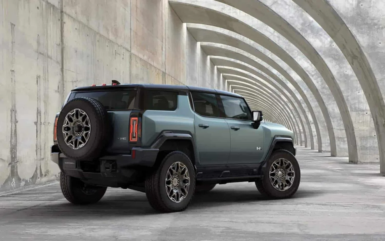 Hummer elektrikli SUV modelinin üretimine başladı