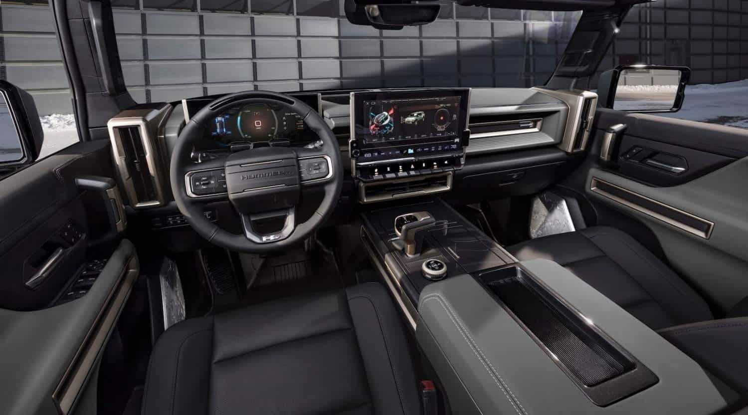 Hummer yeni elektrikli otomobilini tanıttı