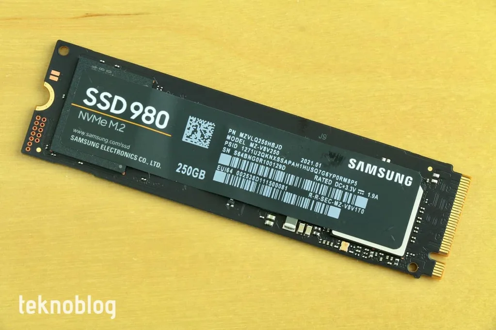 Samsung 2021 yılını yüksek gelir ve kârla kapattı