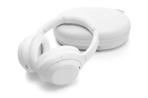 Sony WH-1000XM4 için özel beyaz renk seçeneği