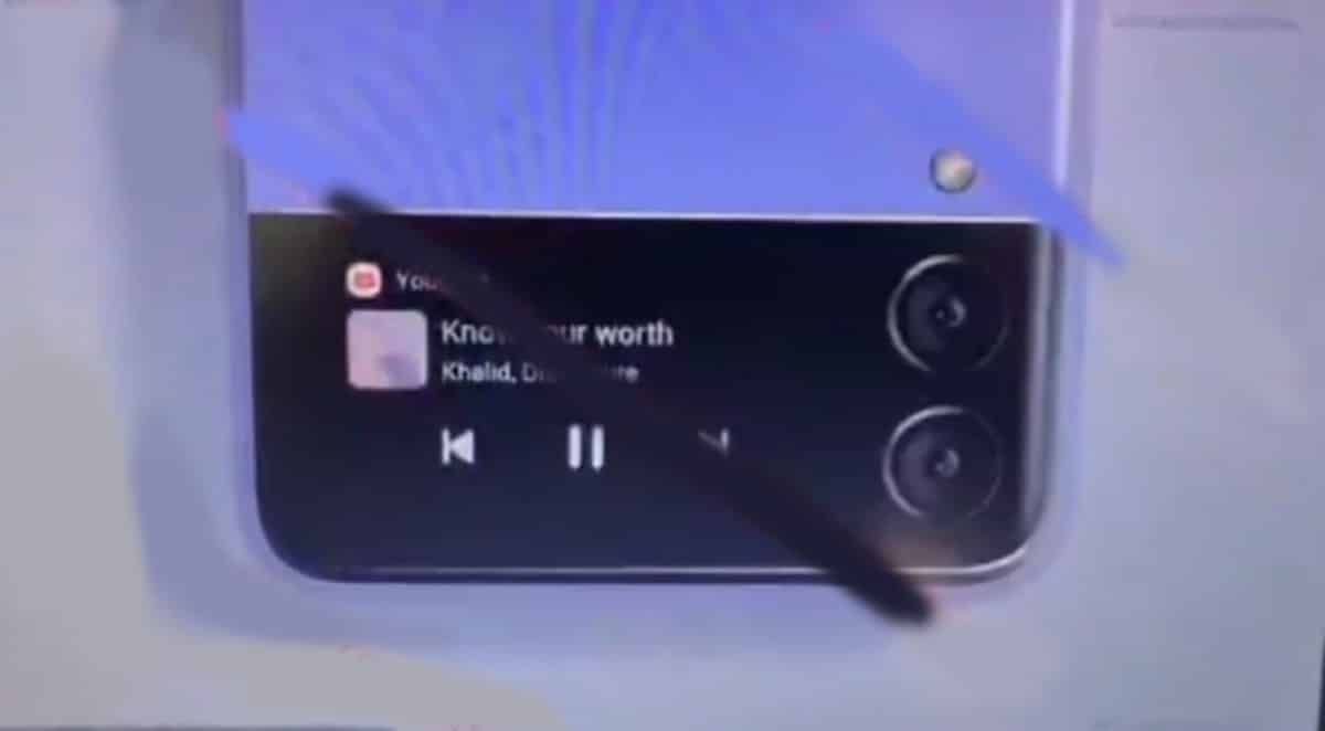 Galaxy Z Fold 3 ve Z Flip 2 tanıtım materyallerinde görüldü