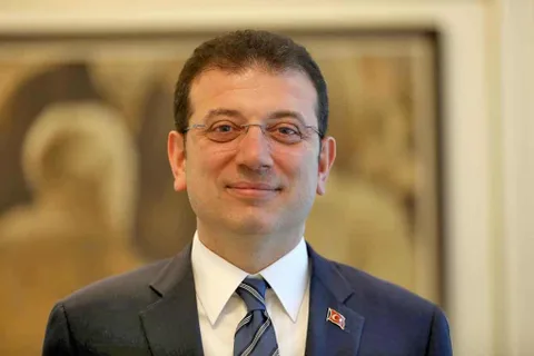 İstanbul Büyükşehir Belediye Başkanı Ekrem İmamoğlu Twitch kanalı açtı