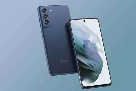 Samsung Galaxy S21 FE için oklar ağustos ayını işaret ediyor