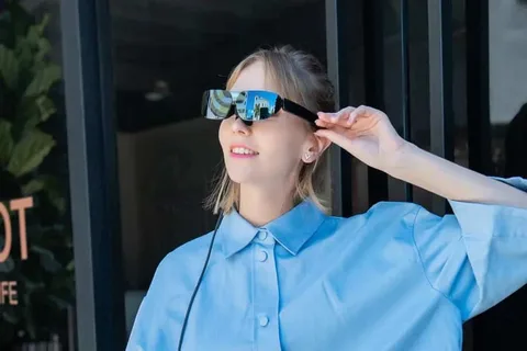 TCL giyilebilir ekranı NxtWear G’yi satışa sunmaya hazırlanıyor
