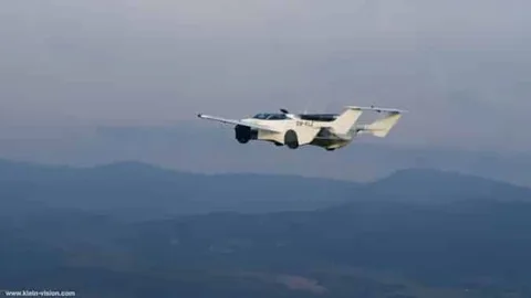 Uçan otomobil prototipi ilk şehirlerarası yolculuğunu gerçekleştirdi