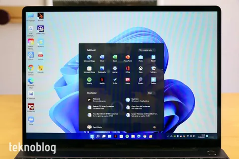 Bu uygulamalarla Windows 11 masaüstü görünümünü alıştığınız hâle getirin