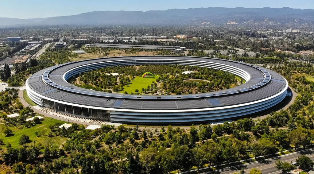 Apple ofise dönüşü bir kez daha erteledi