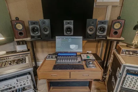 Dolby en yeni Dolby Atmos müzik stüdyosunu sergiledi – Video