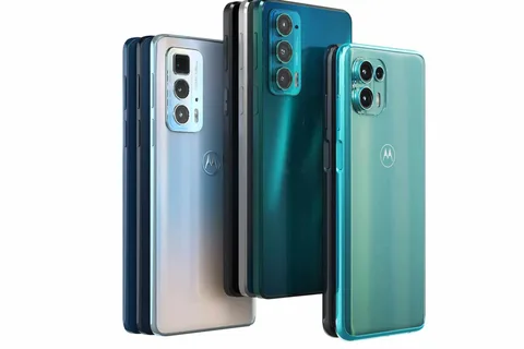 Motorola üst sınıf Edge 20 serisinin üç yeni üyesini duyurdu
