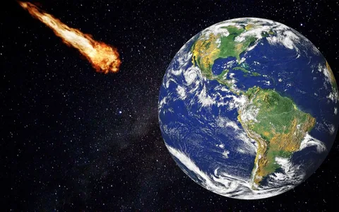 Piramit büyüklüğünde bir asteroit Dünya’nın yakınından geçti