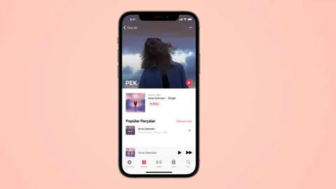 Apple Music Yıldızı Parlayanlar’da eylül ayının konuğu PEK