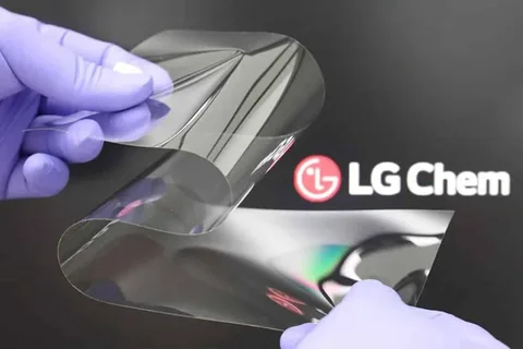 LG katlanabilir telefonların camını daha sağlam hâle getirecek