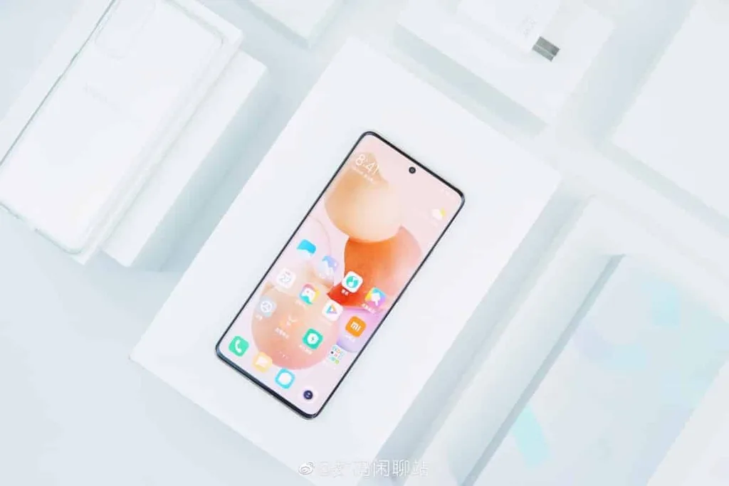 Xiaomi Civi 32 megapiksel ön kamerayla gelecek