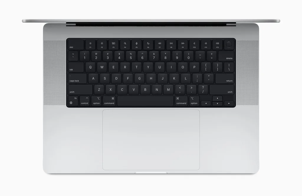2021 model 16 inç MacBook Pro konfigürasyonunda Amazon fırsatı var