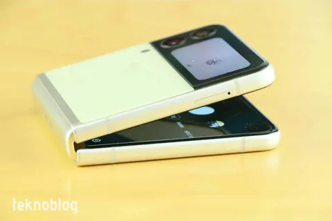 Android 12L güncellemesi duyuruldu; katlanabilir telefonlar için kapı açacak